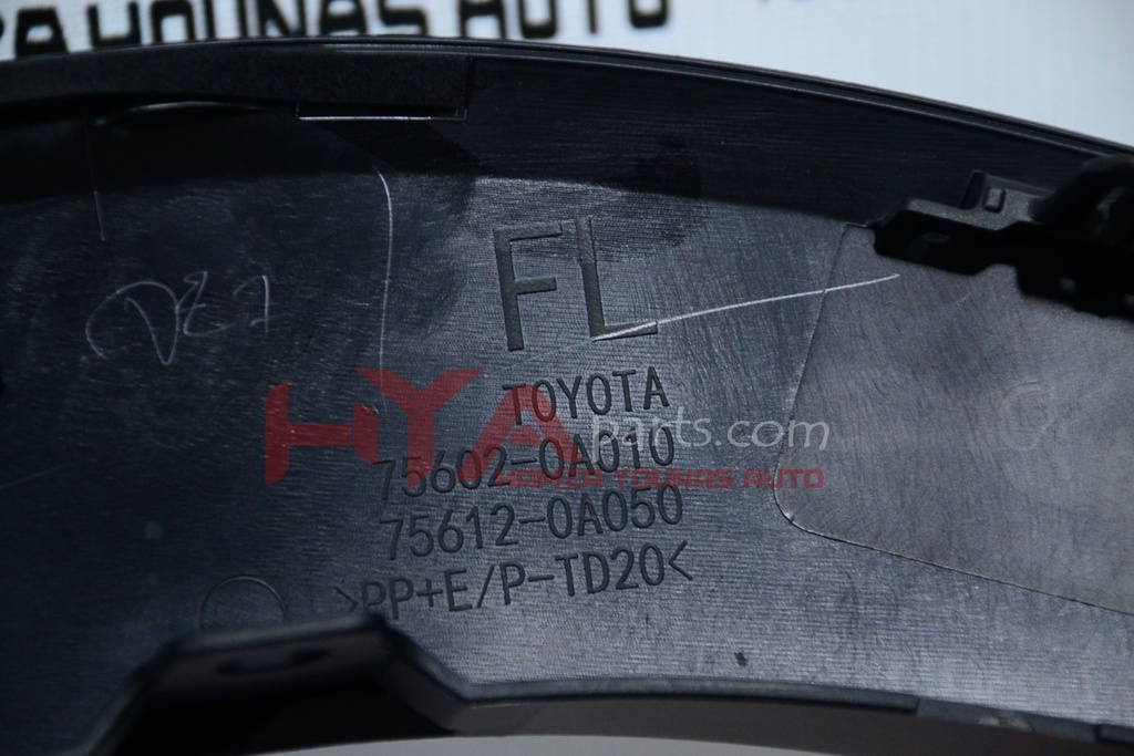 75602-0A010 [MOULDING COROLLA CROSS 2021]