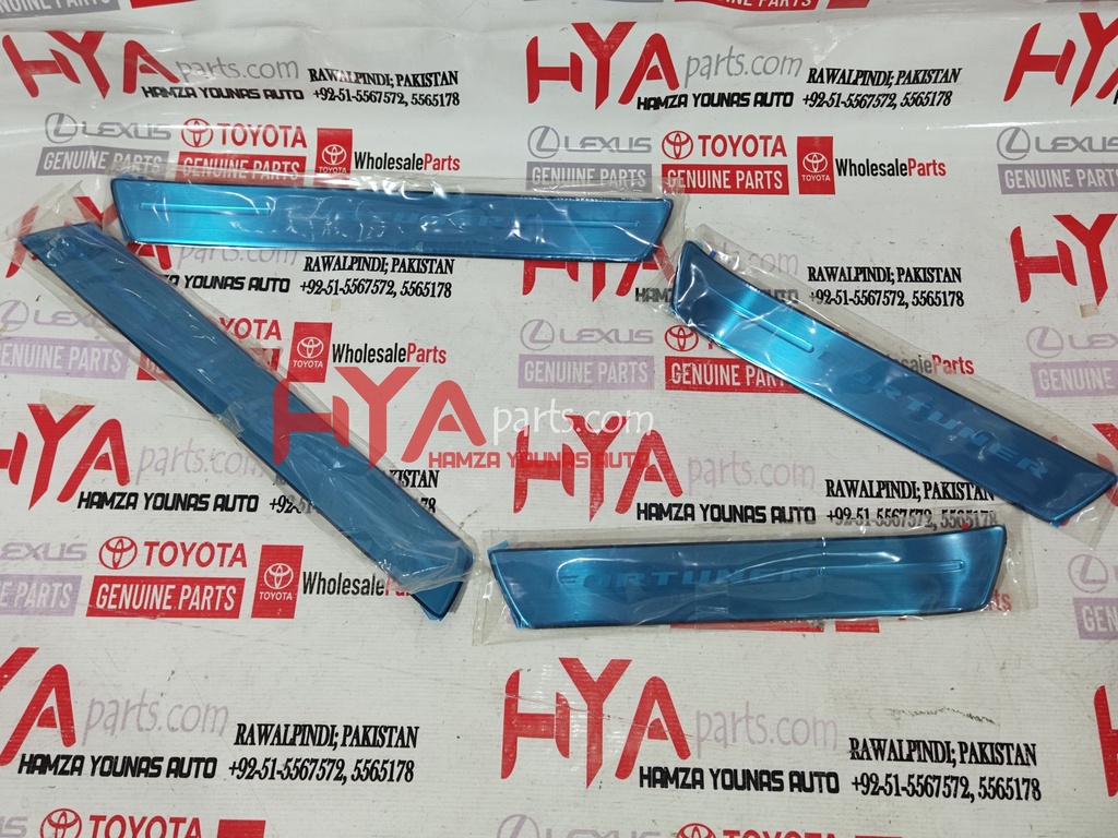 SCUFF PLATES FORTUNER 2022 TOYOTA GENUINE