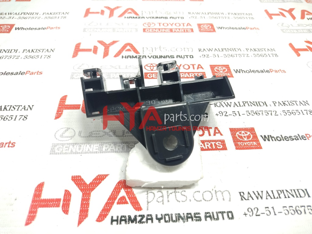 RETAINER, REAR BUMPER, UPPER RH