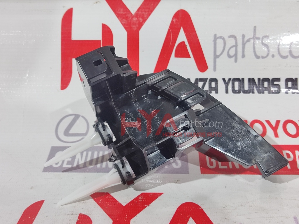 RETAINER, REAR BUMPER, UPPER RH