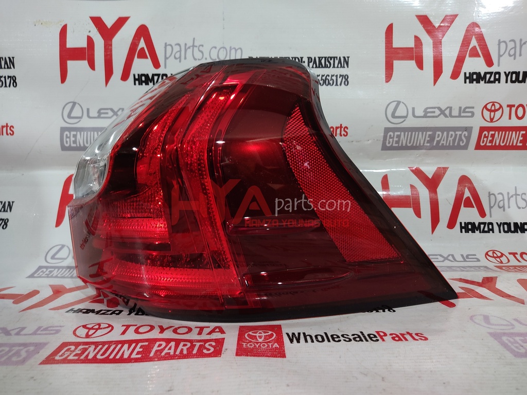 LENS &amp; BODY, REAR COMBINATION LAMP, RH