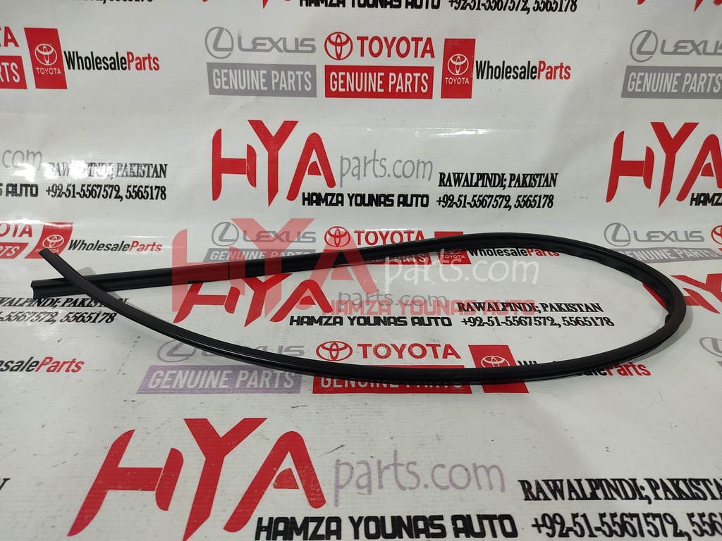 MOULDING, WINDSHIELD, OUTSIDE